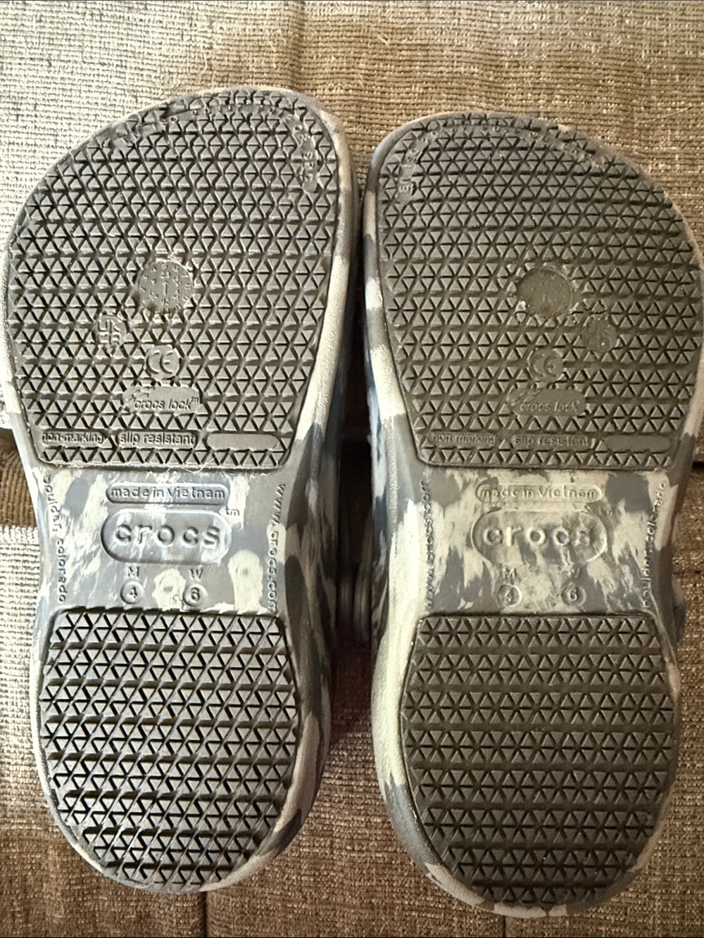 CROCS Black & Gray Marbled Classic Clog Mules - Picture 2 of 2